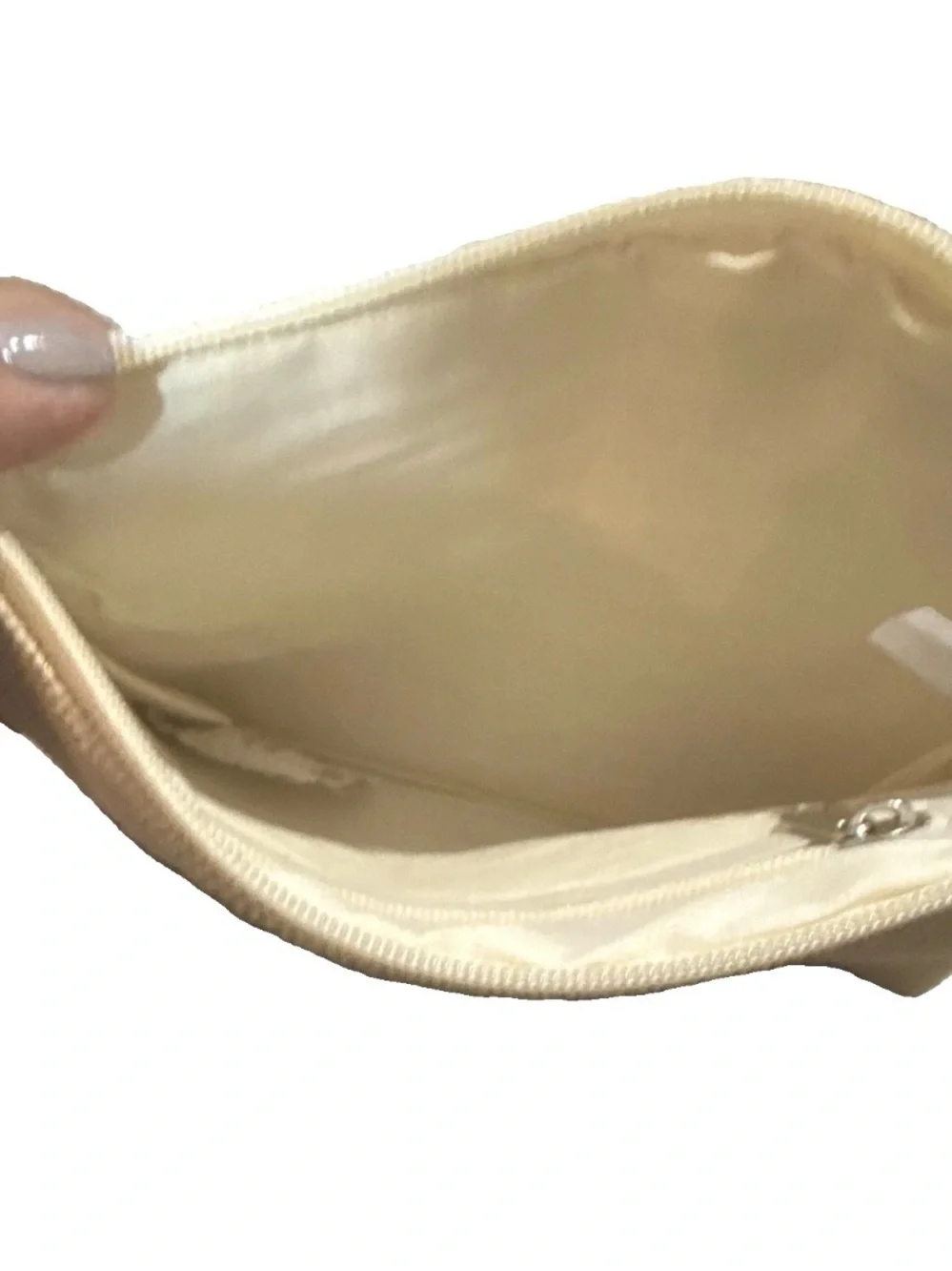 NWT Beaded Crab Wristlet Pouch - White with Blue & Green Crab